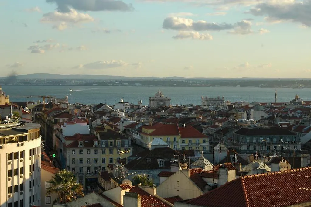 Lisbon Rooftops Guesthouse Guest house