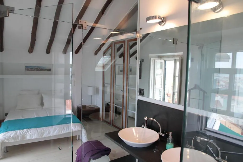 Lisbon Rooftops Guesthouse Guest house
