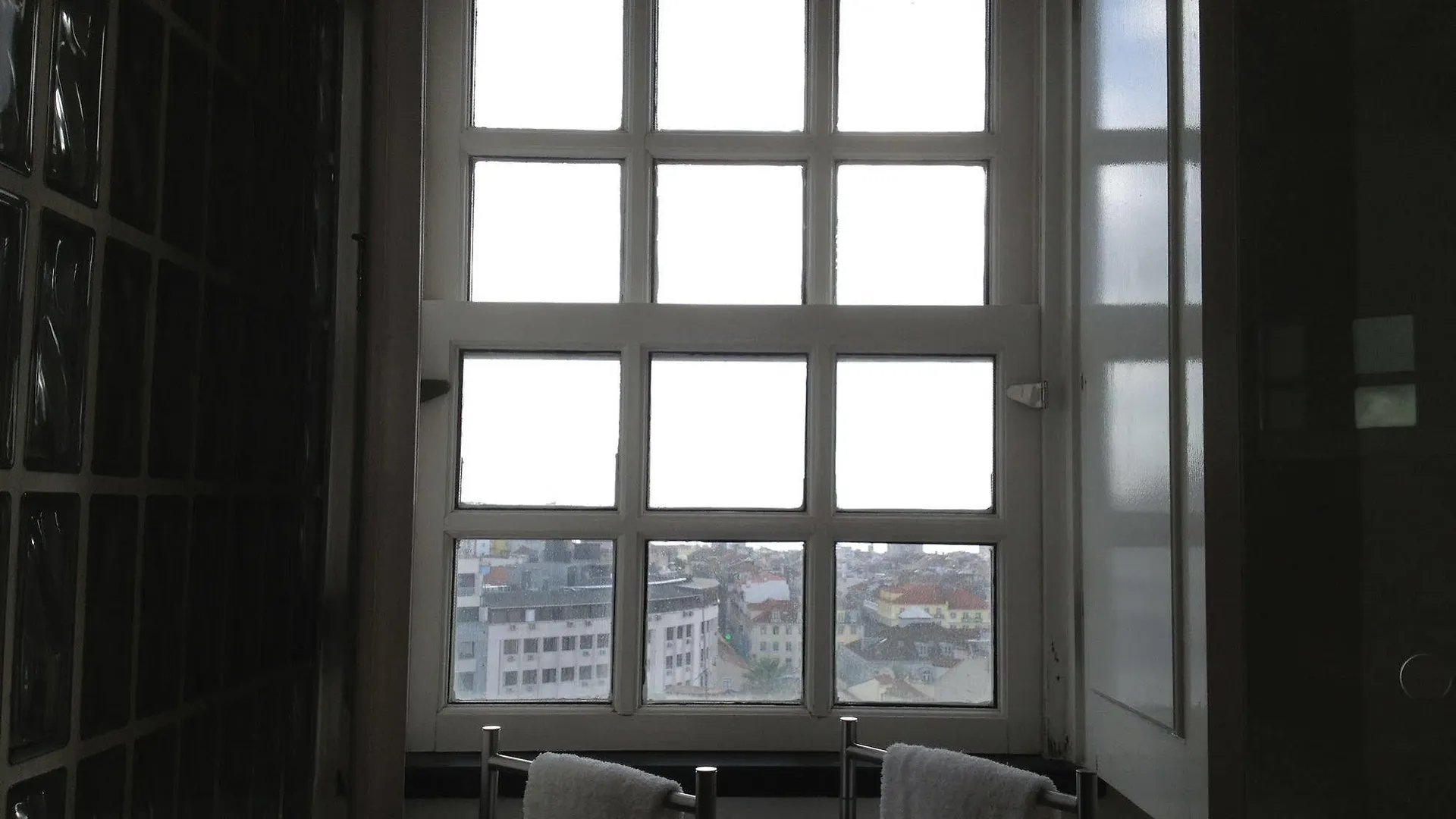 Lisbon Rooftops Guesthouse